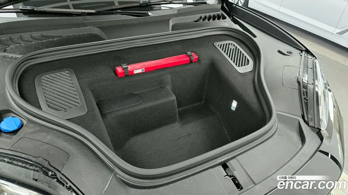 Porsche Macan 2025 из KR, фото 2