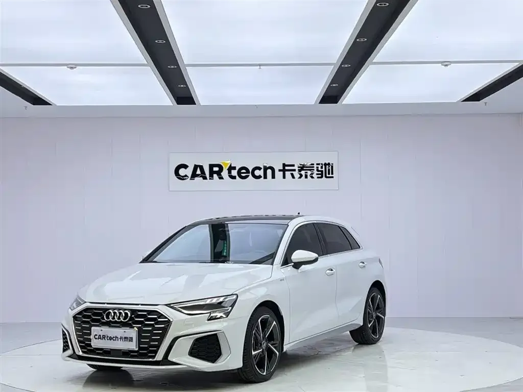 Audi A3 2024 из CN, фото 1