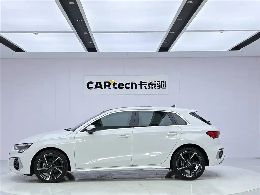 Audi A3 2024 из CN, фото 2
