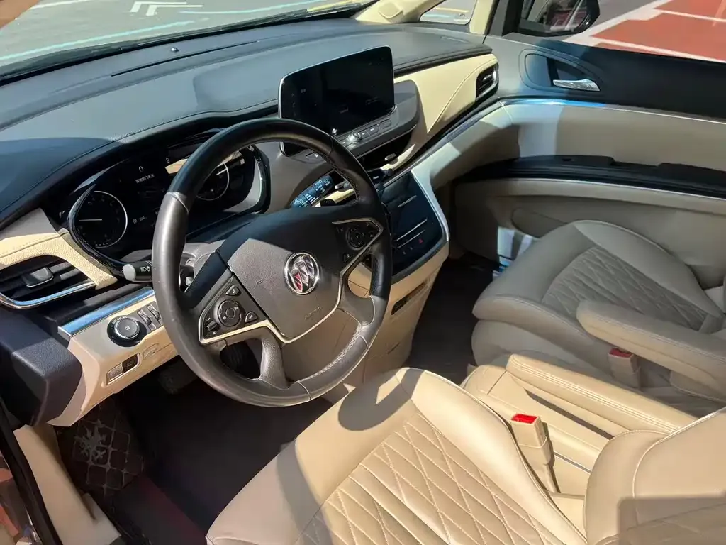 Buick GL8 2023 из CN, фото 2