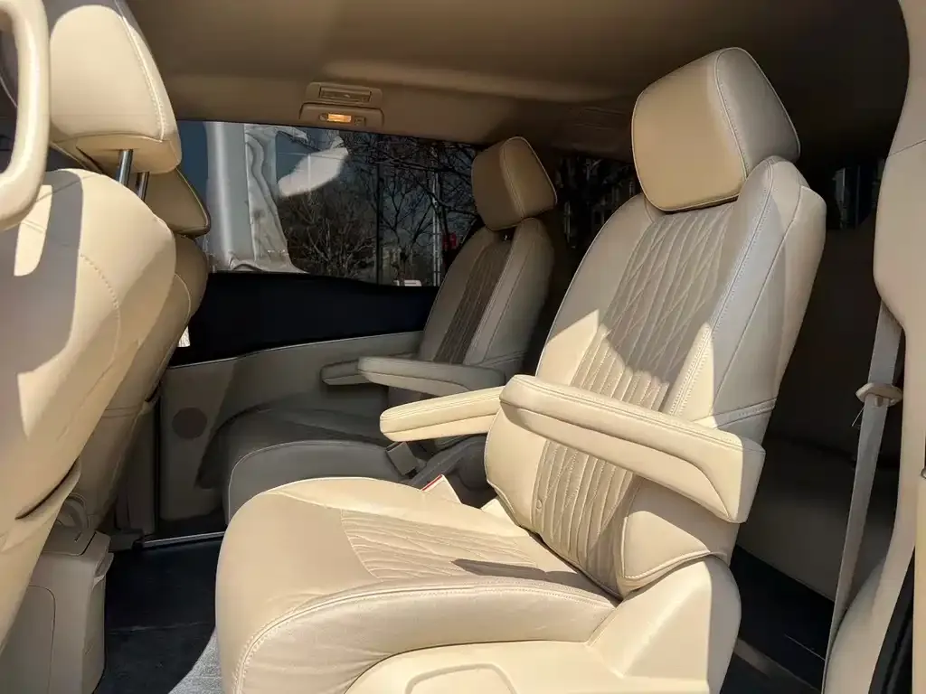 Buick GL8 2023 из CN, фото 3
