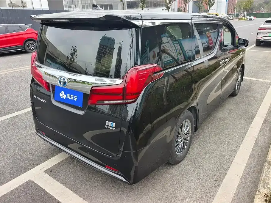 Toyota Alphard 2023 из CN, фото 8