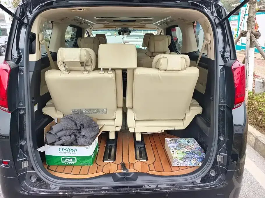 Toyota Alphard 2023 из CN, фото 10
