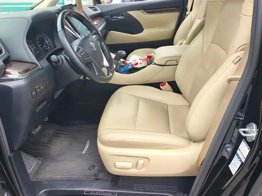 Toyota Alphard 2023 из CN, фото 3