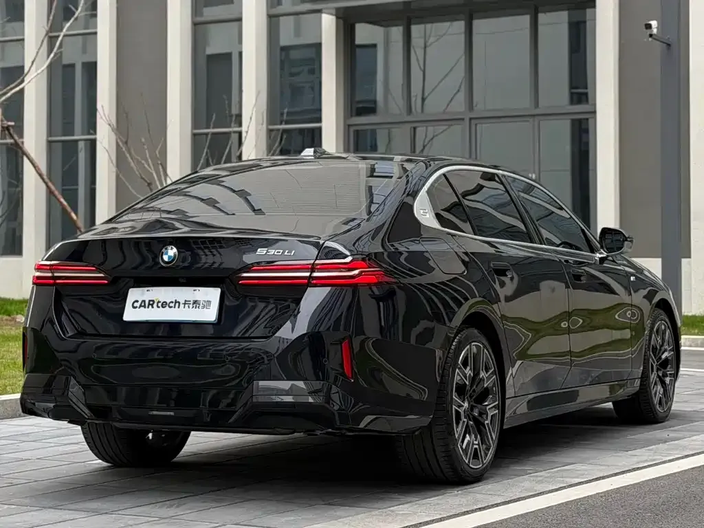 BMW 5 Series — фото 4