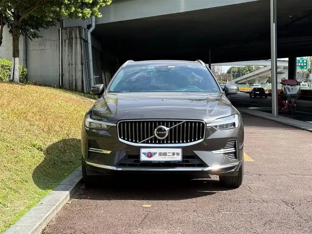 Volvo XC60 — фото 9