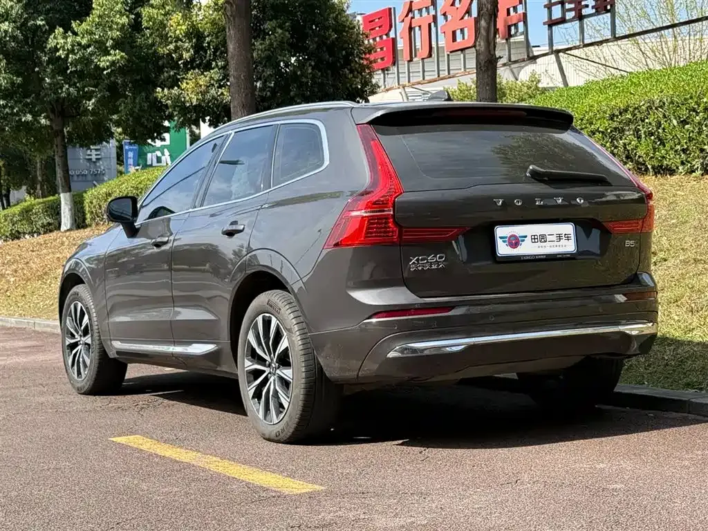 Volvo XC60 — фото 2
