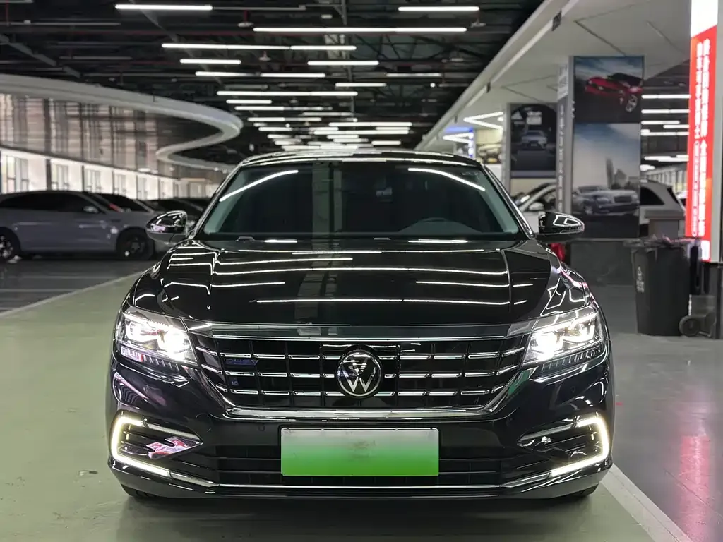 Volkswagen Passat New Energy — фото 2