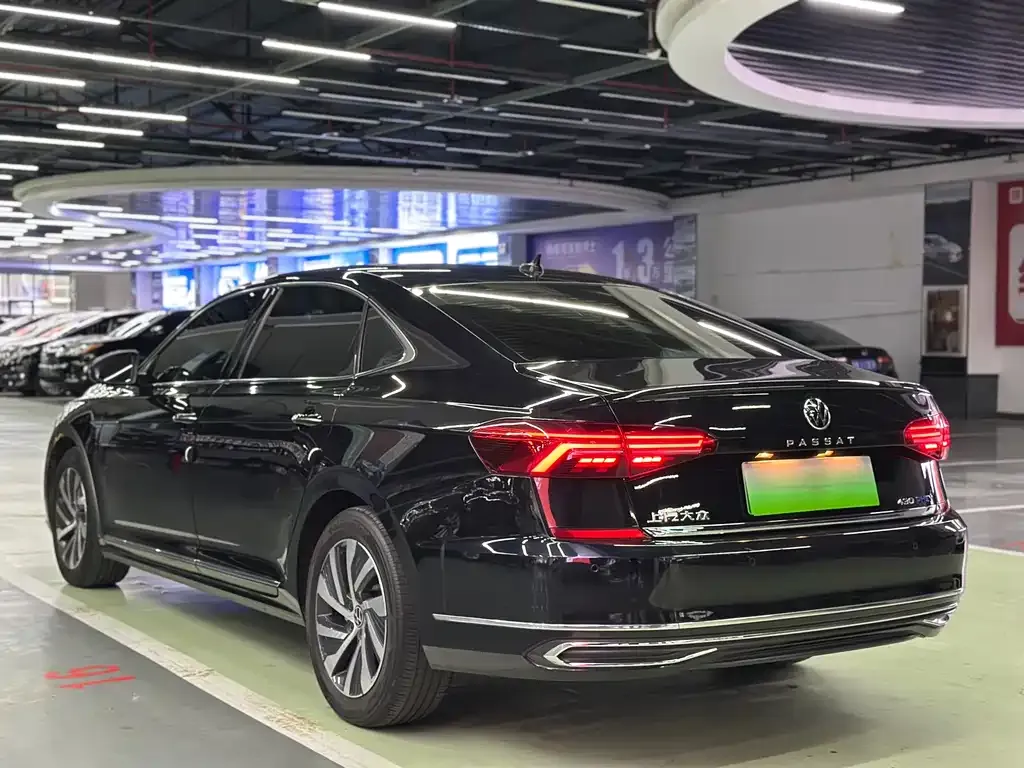Volkswagen Passat New Energy — фото 3
