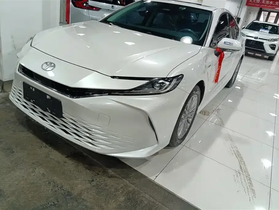 Toyota Camry 2025 из CN, фото 1
