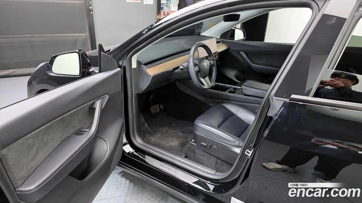 Tesla Model Y 2021 из KR, фото 7