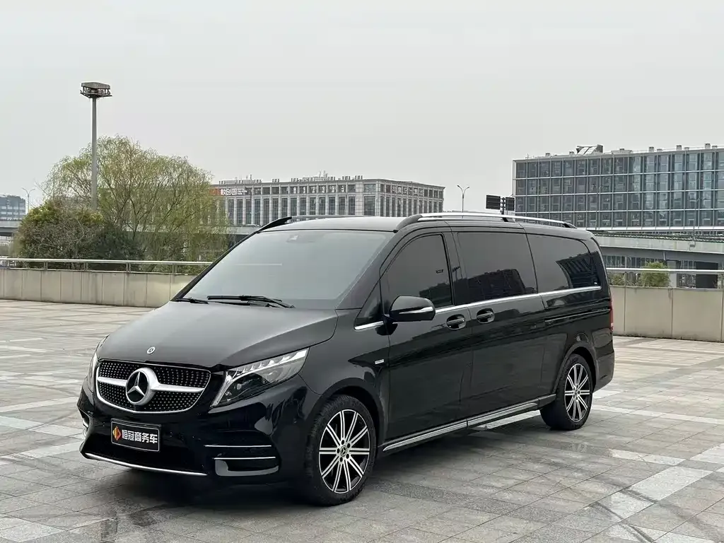 Mercedes-Benz V-Class — фото 1
