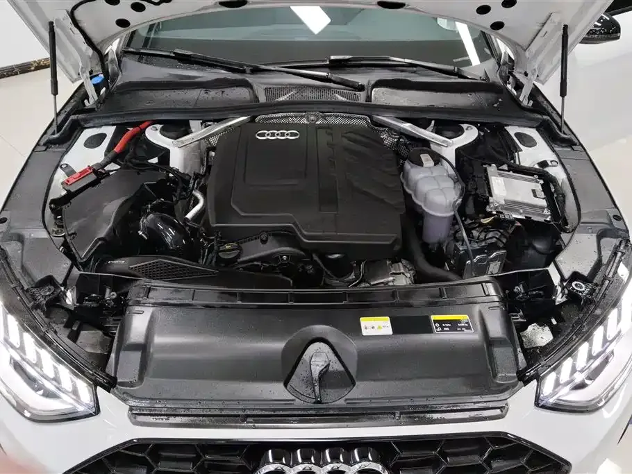 Audi A4L 2024 из CN, фото 9