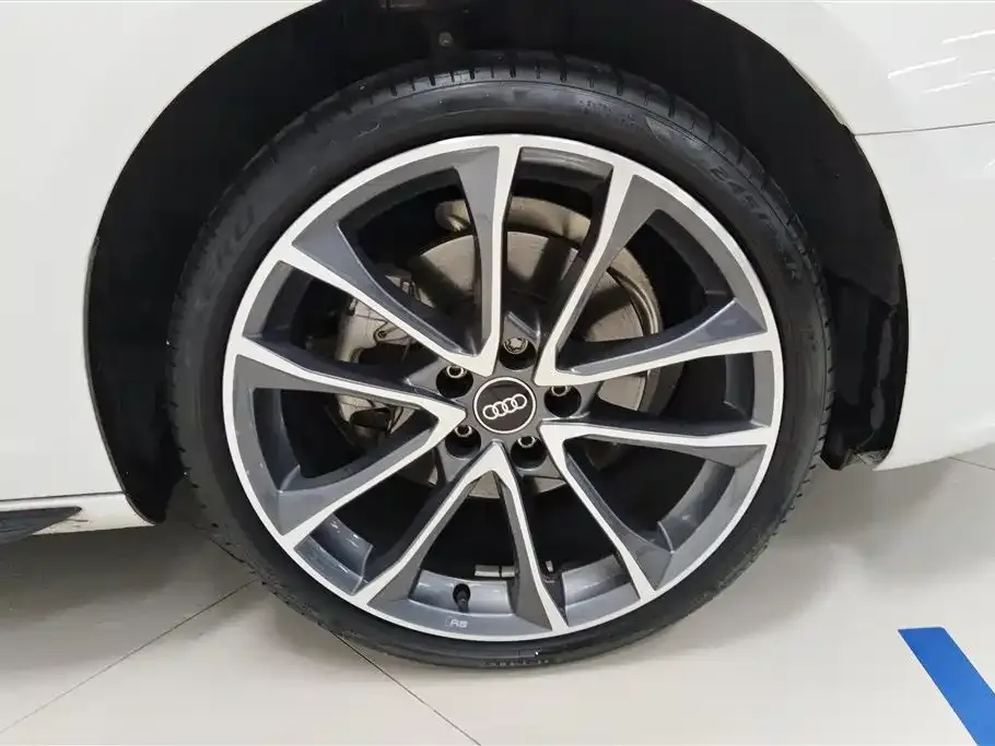 Audi A4L 2024 из CN, фото 6