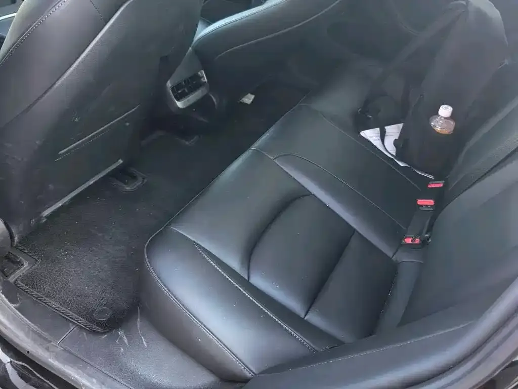 Tesla Model 3 — фото 2