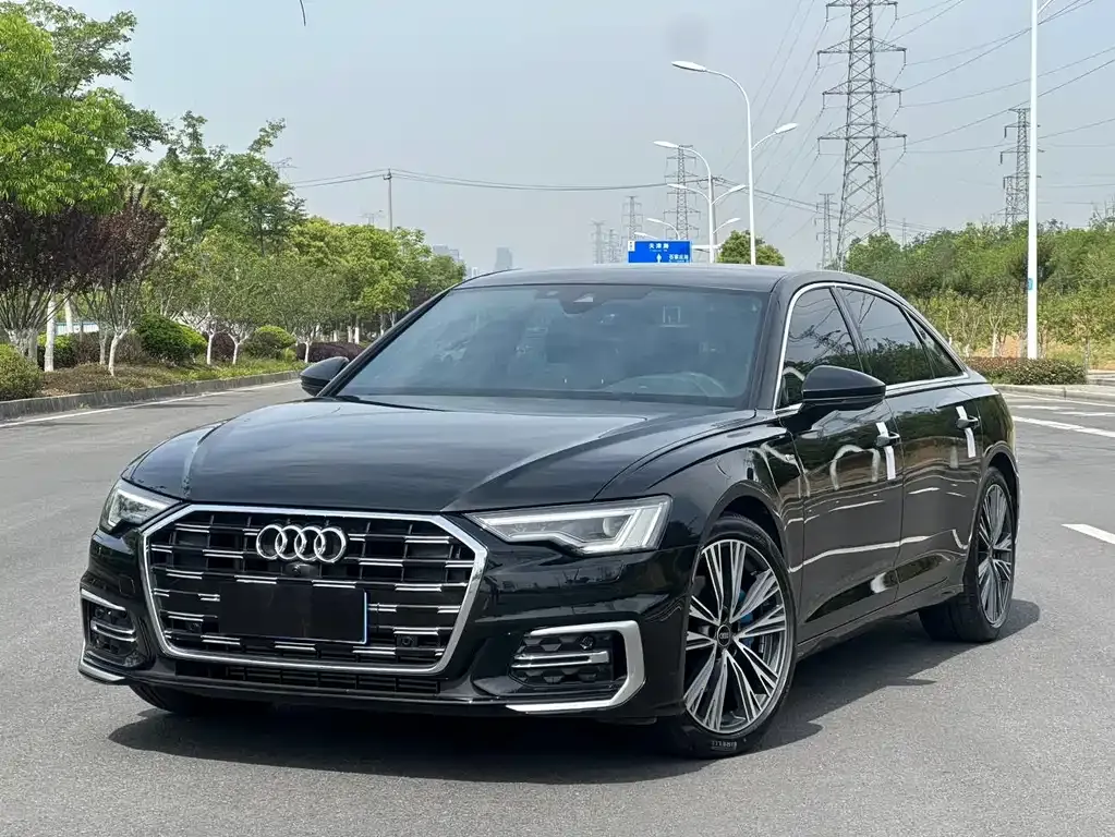 Audi A6L — фото 1