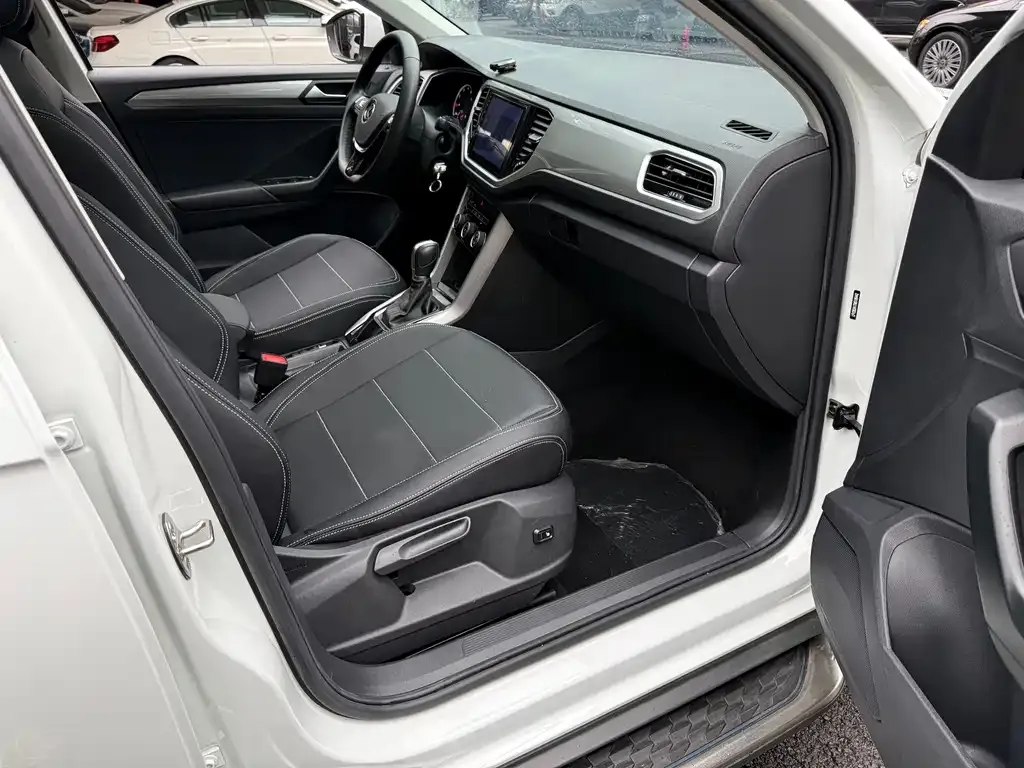 Volkswagen T-Roc 2021 из CN, фото 7