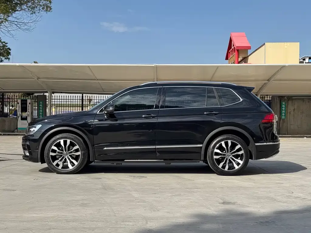 Volkswagen Tiguan L 2021 из CN, фото 3
