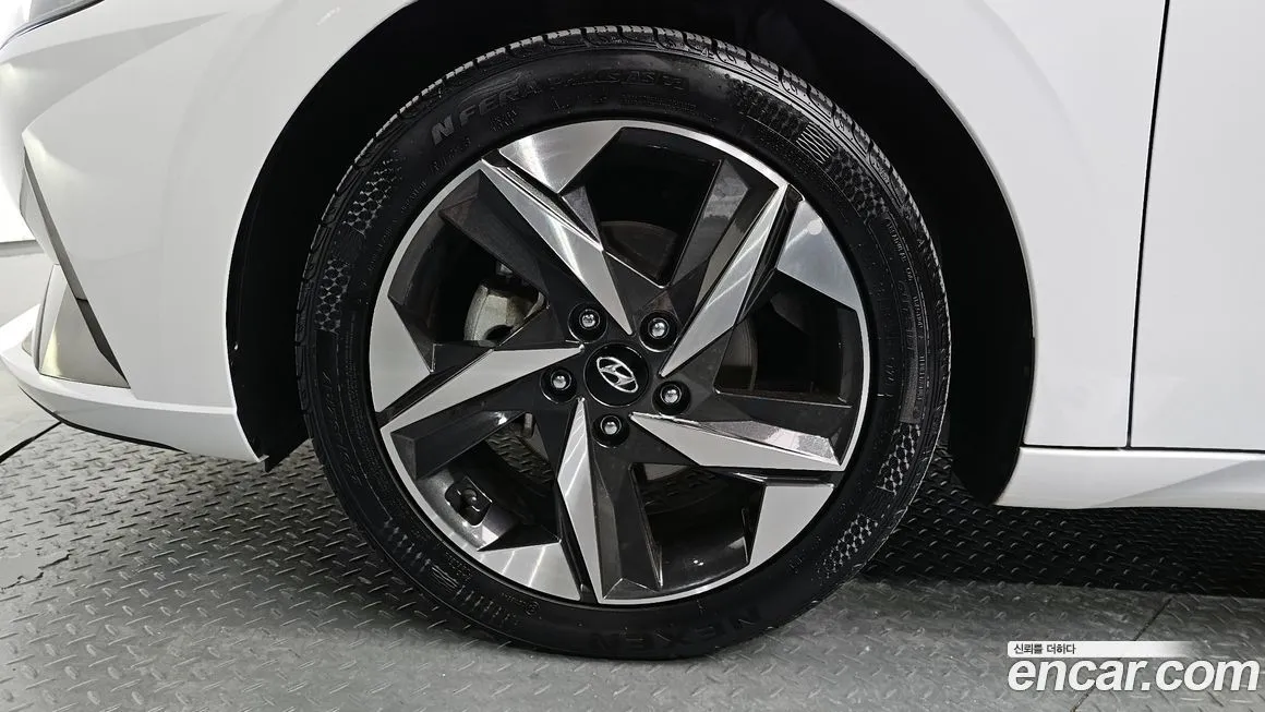 Hyundai AVANTE — фото 8