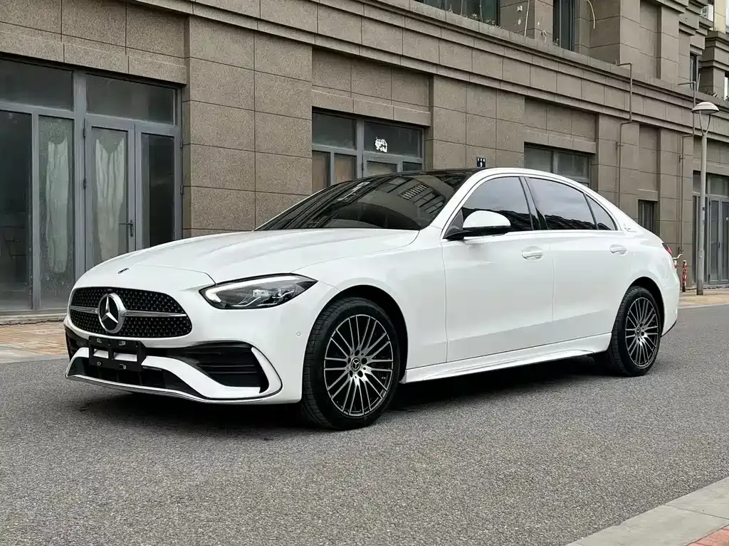 Mercedes-Benz C-Class — фото 1