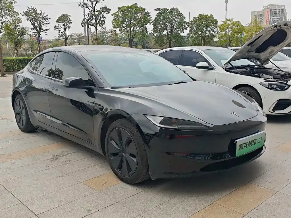 Tesla Model 3 — фото 8