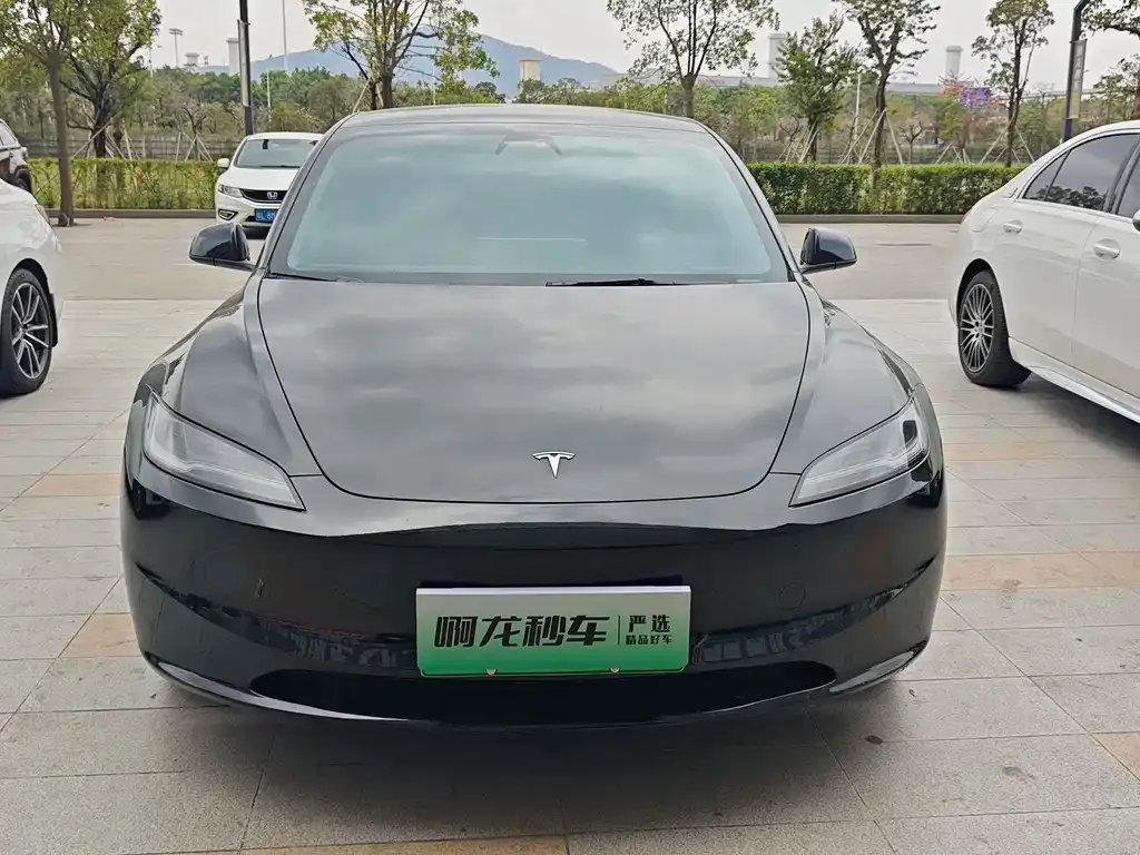 Tesla Model 3 — фото 4