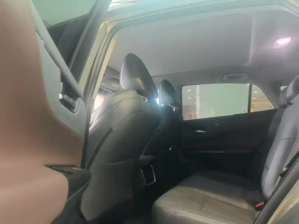 Toyota Harrier 2022 из CN, фото 8