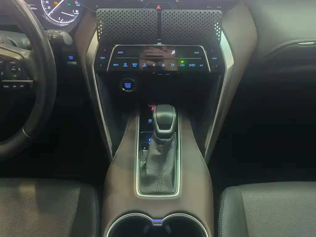 Toyota Harrier 2022 из CN, фото 4