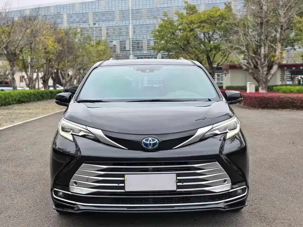 Toyota Sienna 2023 из CN, фото 8