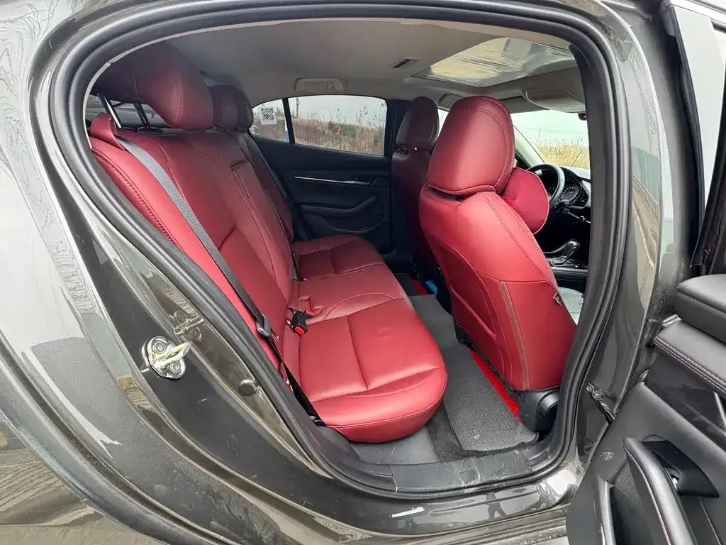 Mazda 3 Axela 2024 из CN, фото 2