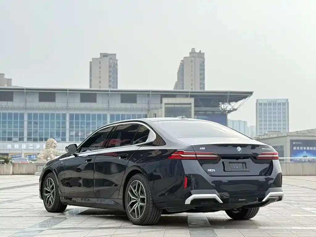 BMW i5 — фото 2