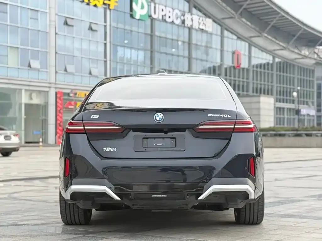 BMW i5 — фото 4