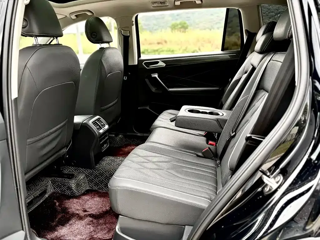 Volkswagen Tiguan L 2023 из CN, фото 8