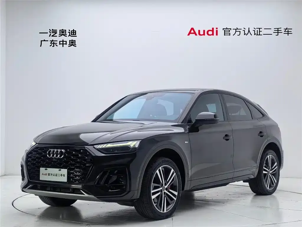 Audi Q5L Sportback — фото 1