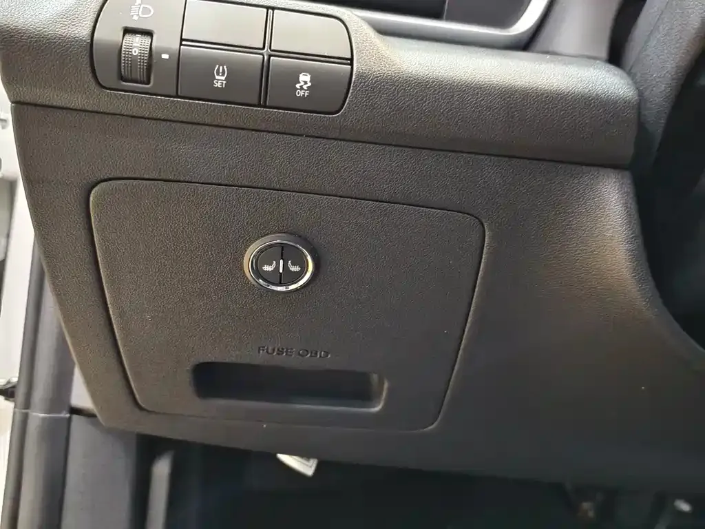 Hyundai Elantra — фото 4