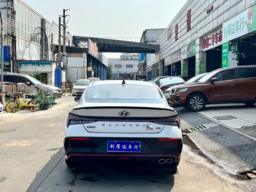 Hyundai Elantra — фото 3