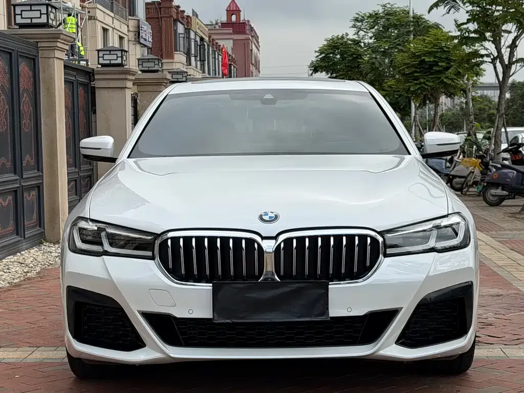 BMW 5 Series — фото 3