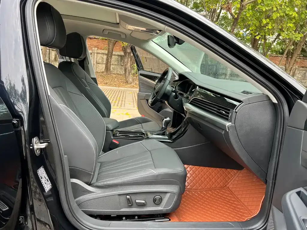 Volkswagen Passat — фото 8