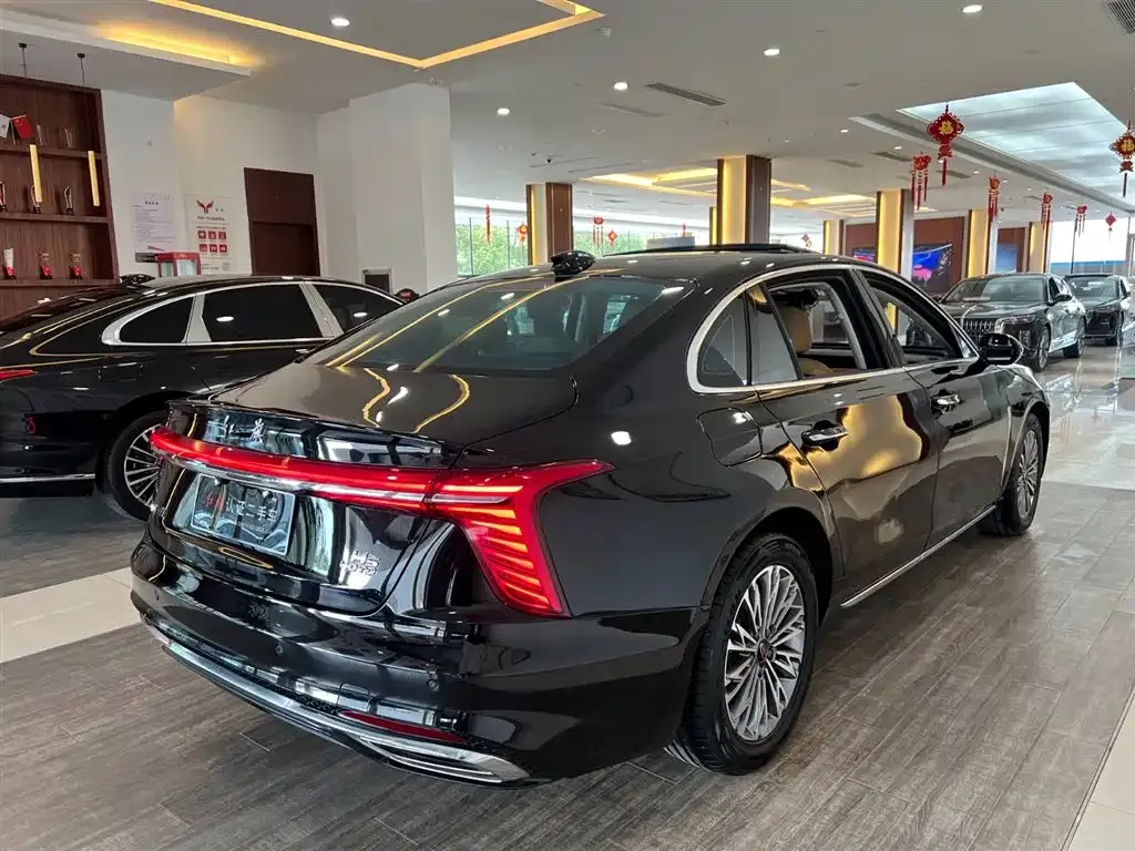 Hongqi H5 — фото 8