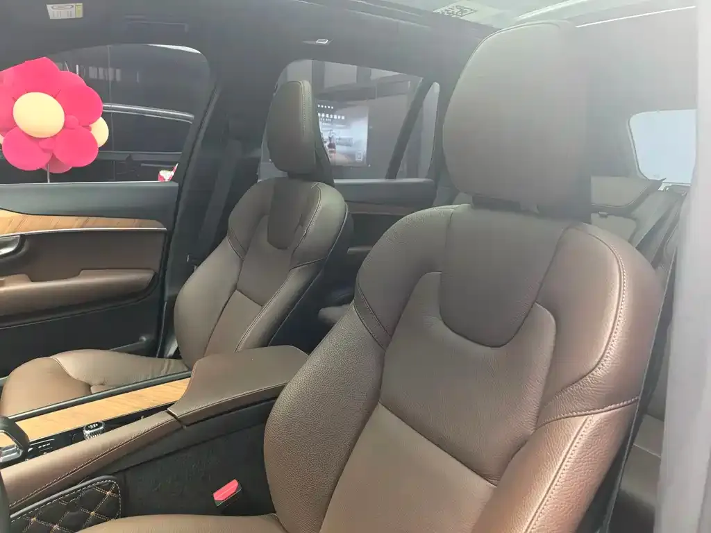 Volvo XC90 — фото 2
