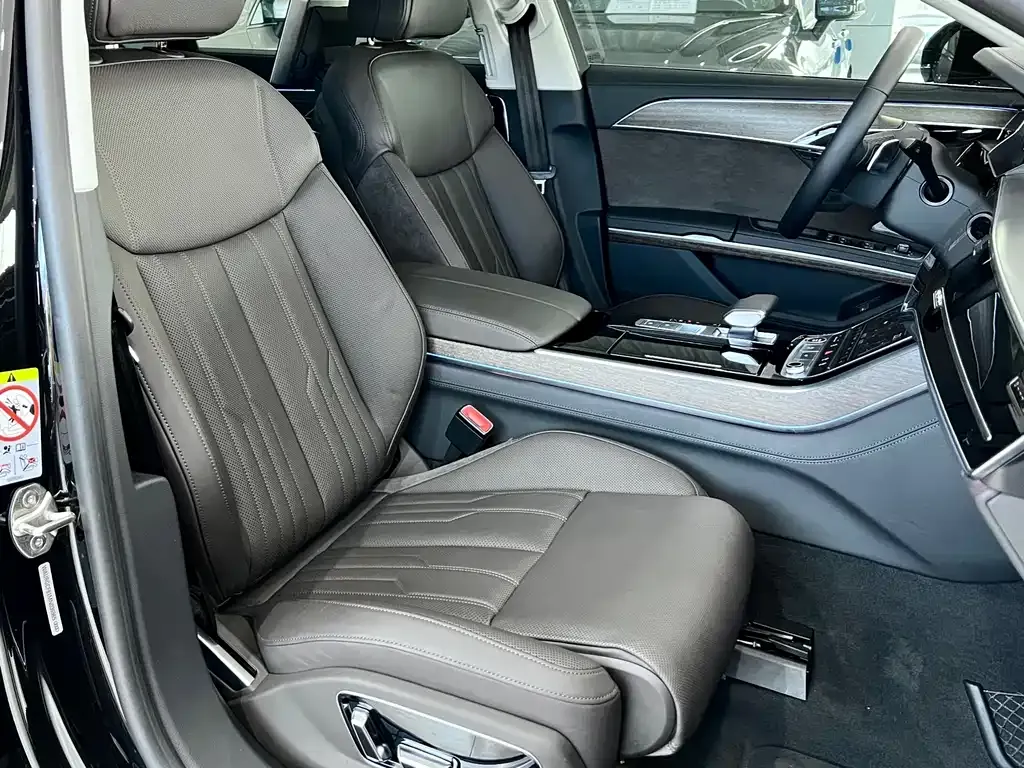 Audi A8 2022 из CN, фото 9