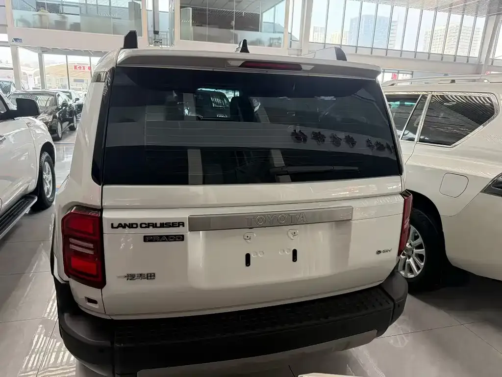 Toyota Prado 2024 из CN, фото 2