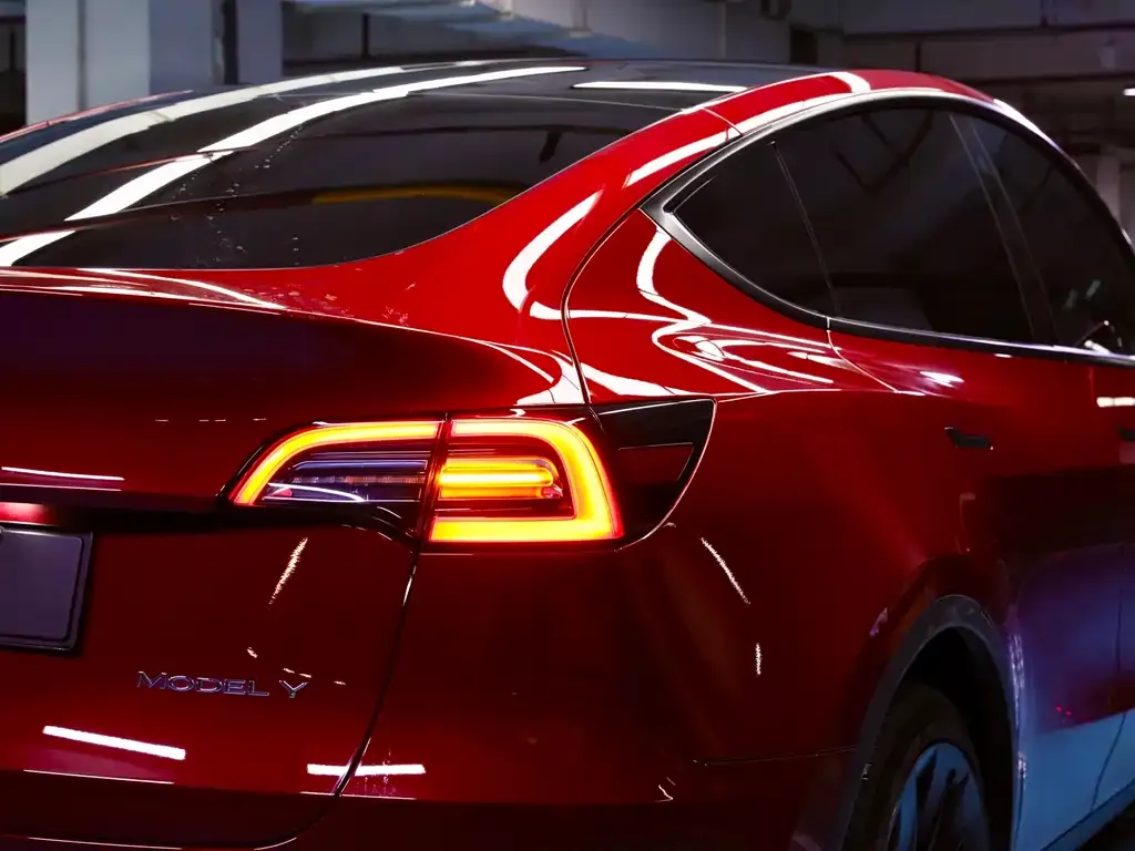 Tesla Model Y — фото 7