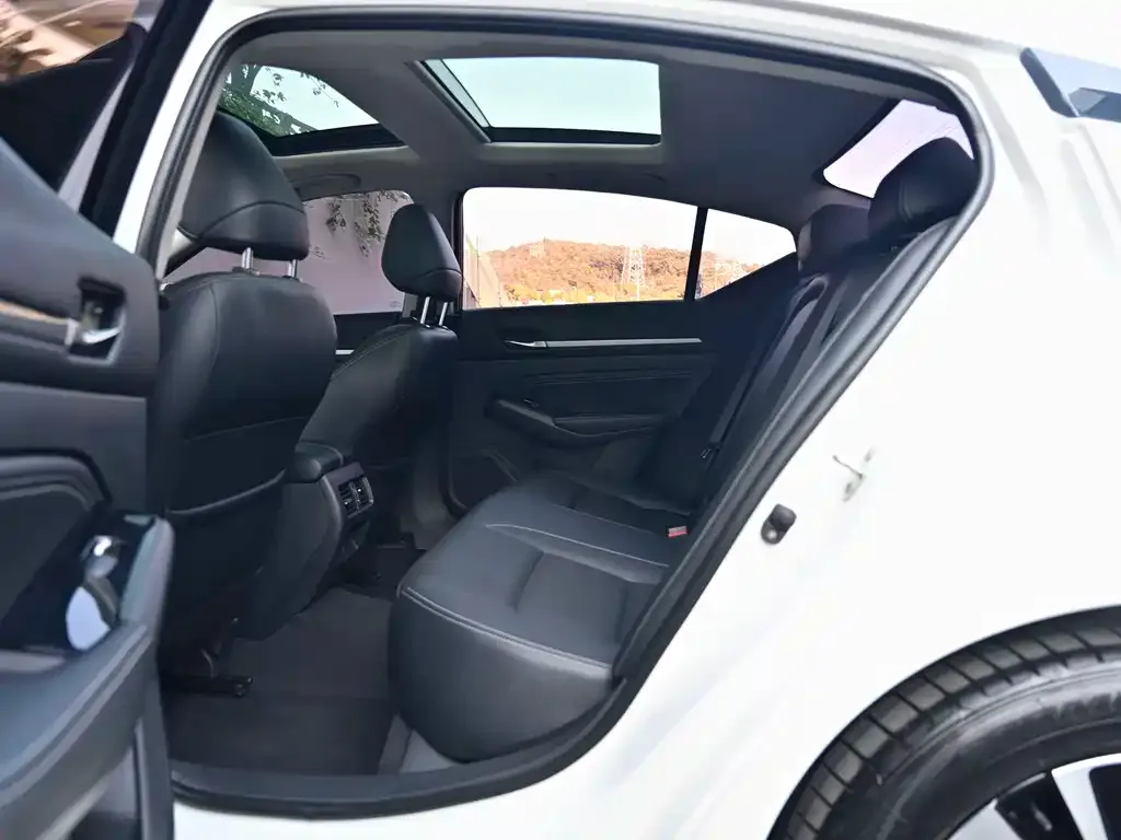 Nissan Teana 2022 из CN, фото 2