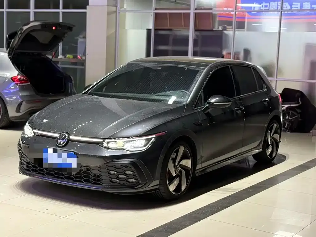 Volkswagen Golf GTI — фото 1
