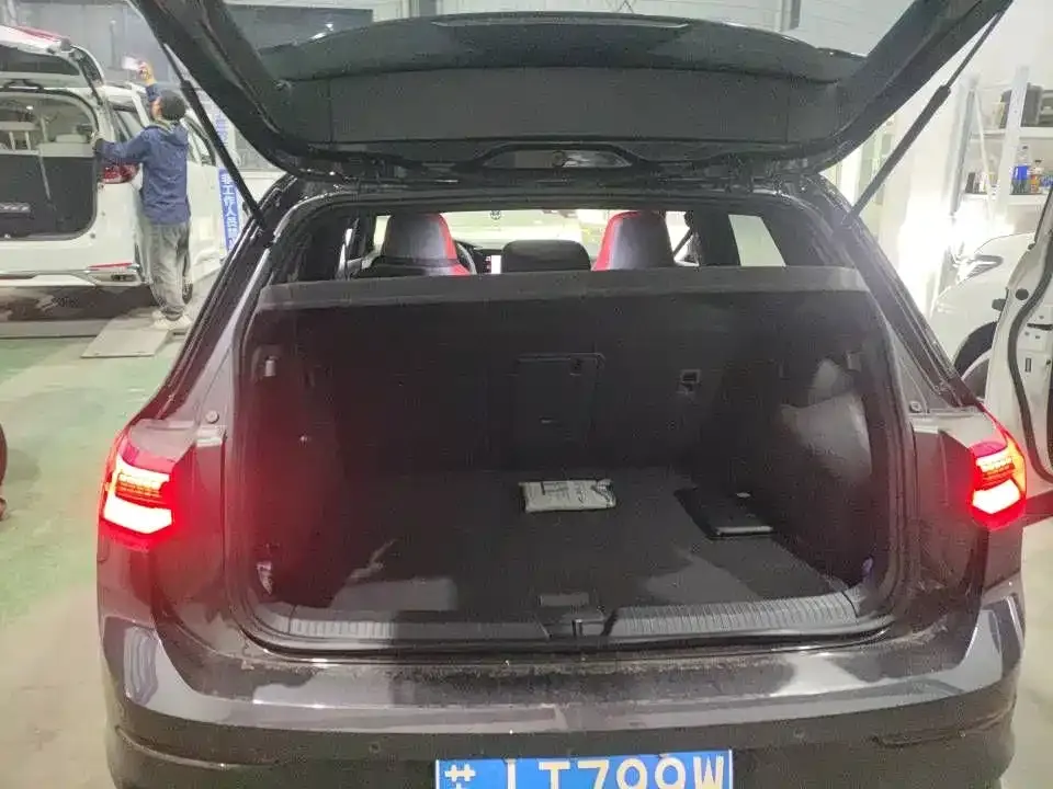 Volkswagen Golf GTI — фото 8