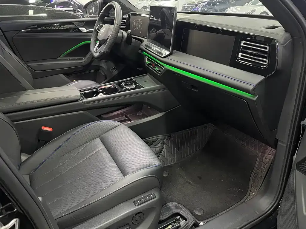 Volkswagen Tiguan L 2024 из CN, фото 8