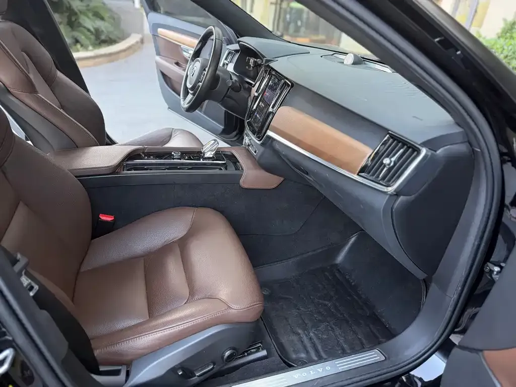 Volvo S90 2021 из CN, фото 3