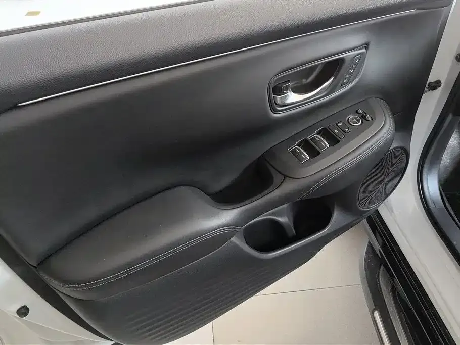 Honda HR-V 2023 из CN, фото 4