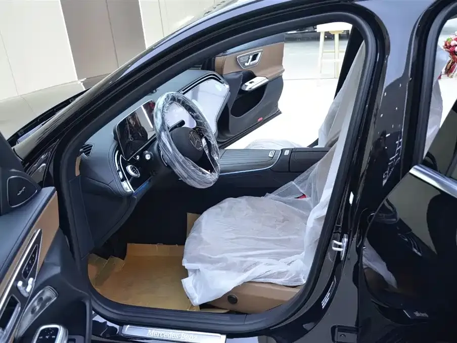 Mercedes-Benz E-Class — фото 4